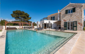 Stunning home in Zaton with Sauna, WiFi and Heated swimming pool
